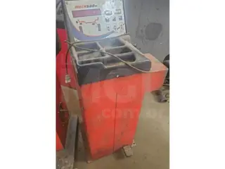 OLIVEIRA/MG - Maquína Balanceadora de pneu automotivos, marca AUTOMAC. — leilão em Oliveira/MG