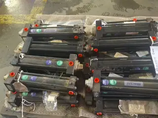 19 PC - CILINDRO HIDRAULICO E=63 H=4 — leilão