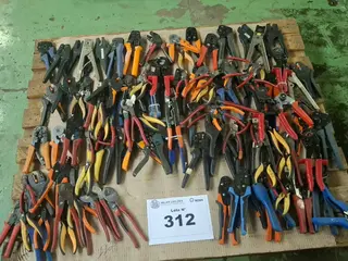 1 PC - LOTE DE FERRAMENTAS DIVERSAS - 112 ALICATES DIVERSOS — leilão