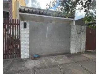 Avenida Doutor Gilberto Cardoso, Nº: 314. Casa. Áreas totais Terreno: 375,00m², e Construída: 139,77m². Matr. 26.282 do 2º CRI de Campos dos Goytacazes/RJ. — leilão em Campos dos Goytacazes/RJ