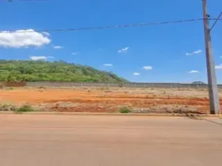 Endereço do Imóvel: Rua das Rosas, 11, Quadra 04 Lote 11, Condomínio Residencial Fênix, Jardim Vitória, Vazante, MG, 38780-000 Lote, Jardim Vitória,… — leilão em Vazante/MG