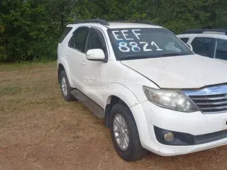 toyota - hilux sw4 4x2sr — leilão em Cesário Lange/SP