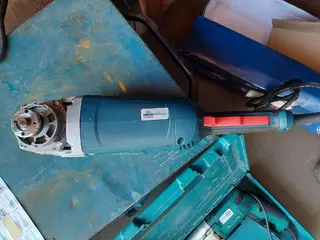 ESMERILHADEIRA 850W 220V/115V E OUTROS (58 UN) — leilão em Cataguases/MG (foto 4)