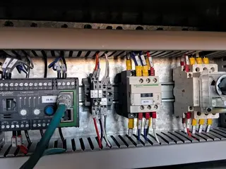 PAINEL ELÉTRICO COM COMPONENTES PARA AUTOMAÇÃO SCHNEIDER, ALLEN-BRADLEY E OUTROS (NOVO, SEM USO) (Ref.: 88) — leilão em Guarulhos (foto 21)