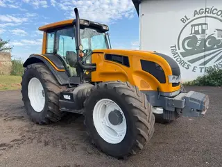 TRATOR AGRÍCOLA VALTRA BH200 4X4, ANO AQUIS.: NÃO IDENTIFICADO , SÉRIE: V200424712 (Ref: 4) — leilão em Taquaritinga/SP