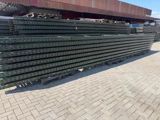 144 POSIÇÕES DE PORTA PALLETS COM APROX 8,00 MTS, DISTRIBUIDOS EM 9 MONTANTES COM APROX 8,00 MTS E 80 LONGARINAS COM 3,50 MTS. PERFAZENDO 8 MÓDULOS- NÃO ACOMPANHA SUPORTE PARA PALETE (Ref.: MCD) — leilão em São Paulo (foto 10)