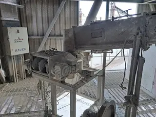 SISTEMA DE ARMAZENAGEM DE CIMENTO COM SILO METÁLICO AÉREO CILÍNDRICO, CAP. 2.000 TON. E 37 M DE ALTURA, SOPRADOR ATLAS COPCO ZS 4 VSD, ANO: 2023, MOTOBOMBA DE ROSCA 75 HP, SOPRADOR ROBUSCHI E FILTRO DE MANGAS (Ref.: F / ARMAZENAGEM 2) — leilão em Açailândia/MA (foto 16)