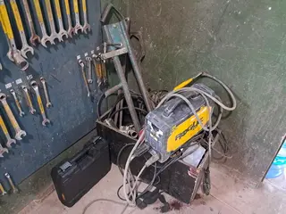 ITENS DE OFICINA E MANUTENÇÃO INDUSTRIAL COM BETONEIRA REVER 400 L, EMPILHADEIRA MANUAL HIDRÁULICA 1 TON., VASSOURA MECÂNICA, 29 ANDAIMES, FERRAMENTAS ELÉTRICAS E PEÇAS DE REPOSIÇÃO (Ref.: K / OFICINA & MANUTENÇÃO) — leilão em Açailândia/MA (foto 6)