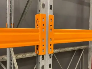 60 POSIÇÕES DE PORTA PALLETS COM 3,00 MTS DISTRIBUÍDO EM 11 MONTANTES COM 3,00 MTS DE ALTURA E 40 LONGARINAS COM 2,70 MTS, PERFAZENDO 10 MÓDULOS (Ref.: OTK) — leilão em São Paulo (foto 4)