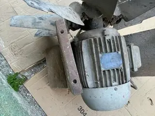 MOTOR WEG 1CV, 3F, 830 RPM (01 PÇ ) (Ref.: 1004) — leilão em Santo André/SP (foto 12)