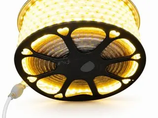 APROX. 300 FITAS LED, ROLO COM 100 METROS (Ref.: 17) — leilão em Goiânia/GO