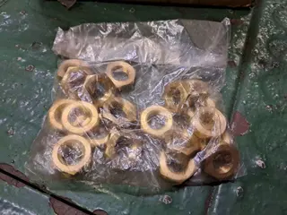 MATERIAIS MECÂNICOS (FIXADORES): PORCA EM LATÃO, PLACA SUPERIOR COM PINO SUPORTE, PORCA SEXTAVADA M16, TIRANTE DE FIXAÇÃO E OUTROS — leilão em Cubatão/SP (foto 6)