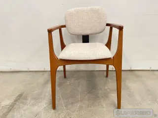 POLTRONAS GIRATÓRIAS, MESA DE CENTRO, CABECEIRAS PARA COLCHÃO, CADEIRAS DE ESCRITÓRIO E OUTROS (34 PÇ) — leilão em Embu das Artes (foto 14)