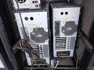 3 RACKS PARA SERVIDOR COM EQUIPAMENTO (Ref.: 21579) — leilão em São Paulo (foto 6)