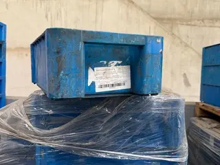 50 CAIXAS INDUSTRIAIS REFORÇADAS, NA COR AZUL, MEDINDO 0,30 M DE LARGURA × 0,45 M DE COMPRIMENTO × 0,14 M DE ALTURA. (Ref.: DC-SB) — leilão em São Paulo (foto 11)