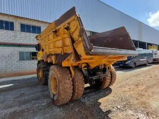 CAMINHÃO FORA DE ESTRADA RANDON RK430M 4X2, ANO: 2010, CAP: 27200 KG, SÉRIE: AC430BSACB0712 (Ref: EBN) — leilão em Nova Serrana/MG (foto 4)