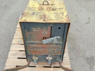 02 MAQUINAS DE SOLDA SENDO 01 MAQUINA DE SOLDA BAMBOZZI, MODELO TRR2500 E 01 MAQUINAS DE SOLDA ESAB, SUPER BANTAM 400DC (Ref.: 21682
21683) — leilão em São Paulo (foto 7)