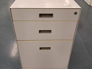 GAVETEIROS COORPORATIVOS TIPO VOLANTES, PEDESTAL E P/ PASTAS SUSPENSAS (APROX. 66 PÇ) (Ref.: JGZ) — leilão em São Paulo