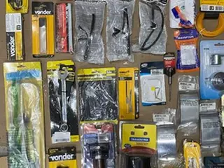 FERRAMENTAS DIVERSAS: RASPADOR DE PINTURAS, SERRA COPO, ESTETOSCÓPIO MECÂNIC E OUTROS (APROX. 104 PÇ) (Ref.: SB95) — leilão em São Paulo