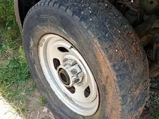SUCATA DE MITSUBISHI L200 4X4 GL, 2002/2002, Placa FINAL 2 (RS), CH.: — leilão em Alvorada/RS