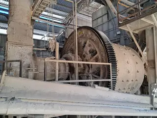 SISTEMA DE MOAGEM DE CIMENTO COM 02 MOINHOS DE BOLAS ATLAS E FURLAN, CAP. 8,5 TON./H, MOTORES WEG 300 E 400 HP, REDUTORES CESTARI E PTI, CLASSIFICADOR, FILTRO DE MANGAS, CCM E TRANSFORMADORES DE 2.500 E 150 KVA (Ref.: C / MOAGEM 1) — leilão em Açailândia/MA (foto 5)