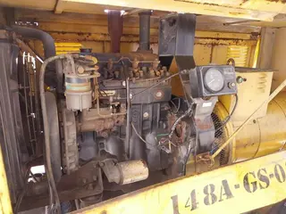 GERADOR DE SOLDA BAMBOZZI , MOTOR DIESEL PERKINS , GERADOR TN8B/63 SOB CARRETA (Ref.: LL6-21638) — leilão em São Paulo (foto 13)