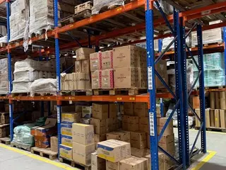 96 POSIÇÕES DE PORTA PALLETS COM APROX 4,50 MTS DISTRIBUÍDO EM 13 MONTANTES COM APROX. 4,50 MTS DE ALTURA E 72 LONGARINAS COM 2,30 MTS, PERFAZENDO 12 MÓDULOS (Ref.: LG-S) — leilão em São Paulo (foto 5)