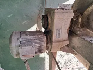 CONJUNTO DE EQUIPAMENTOS DE LABORATÓRIO DE CIMENTO COM PRENSA HIDRÁULICA PAVITEST/CONTENCO 20 TON., ANO: 2014, FORNO MUFLA QUIMIS 1.200 °C, ESTUFA SOLIDSTEEL, 02 ARGAMASSADEIRAS E MINI MOINHO DE BOLAS (Ref.: J / LABORATÓRIO) — leilão em Açailândia/MA (foto 12)