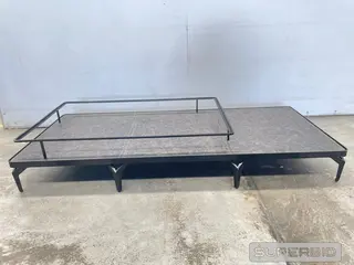 POLTRONAS GIRATÓRIAS, MESA DE CENTRO, CABECEIRAS PARA COLCHÃO, CADEIRAS DE ESCRITÓRIO E OUTROS (34 PÇ) — leilão em Embu das Artes (foto 22)