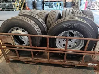 11 UNIDADES DE- PNEUS 275 RODA FERRO USADOS / MARCA: DIVERSOS TIPO II. (Ref.: DR527) — leilão em São Bernardo do Campo