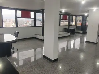 3 Salas Unificadas com 387m² | Desocupado e Reformadas | Centro de Fortaleza/CE | Vista Mar | Cobertura | Ideal p/ Sede Corporativa ou Investimento! Ótima Oportunidade para Investimento! — leilão em Fortaleza/CE (foto 3)