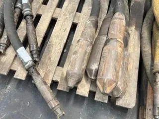 04 VIBRADORES DE CONCRETO PNEUMÁTICO COM DIÂMETRO DE 110 MM PARA BARRAGENS E DEMAIS APLICAÇÕES — leilão em Belo Horizonte (foto 2)