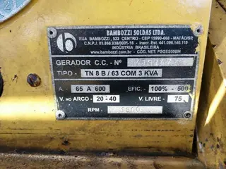 GERADOR DE SOLDA BAMBOZZI , MOTOR DIESEL PERKINS , GERADOR TN8B/63 SOB CARRETA (Ref.: LL6-21638) — leilão em São Paulo (foto 5)