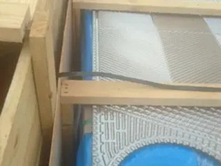 PLACA, PERMUTADOR CASCO-TUBO, PLACA FINAL E OUTROS — leilão em Macaé/RJ (foto 2)