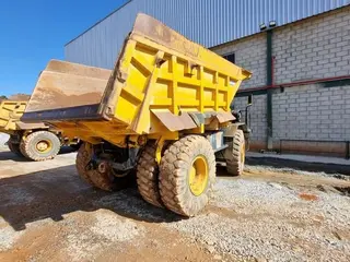 CAMINHÃO FORA DE ESTRADA RANDON RK430M 4X2, ANO: 2010, CAP: 27200 KG, SÉRIE: AC430BSACB0712 (Ref: EBN) — leilão em Nova Serrana/MG (foto 6)