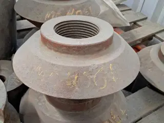 PEÇAS P/ BRITADOR ASTEC: PORCAS, PARAFUSOS, ORINGS, VÁLVULAS, ROLAMENTO DE ROLOS E OUTROS — leilão em Maracás/BA (foto 9)