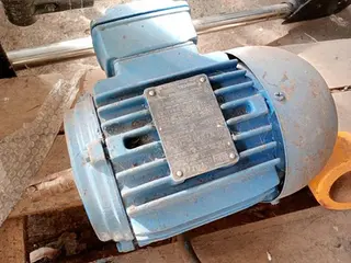 MOTOBOMBA, MOTORREDUTOR, ESTATOR E MOTOR (Ref.: PÁTIO 02) — leilão em Pouso Alegre/MG (foto 3)