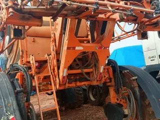 PULVERIZADOR AUTOPROPELIDO JACTO UNIPORT 3030 4x4, ANO AQUIS.: 2017, SÉRIE: 1107997 (Ref: MCL / 102212) — leilão em Lins/SP (foto 29)