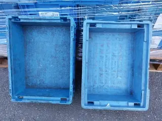 50 CAIXAS PLASTICAS AZUL INDUSTRIAIS KLT4315 25( L ) X 35 (C) X 12 CM (A) (Ref.: 20830) — leilão em São Paulo (foto 7)