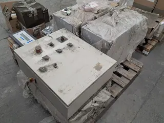 MATERIAIS ELÉTRICOS/ELETRÔNICOS: MÓDULOS, PAINÉIS E PLACAS ELETRÔNICAS — leilão em Maracás/BA (foto 4)