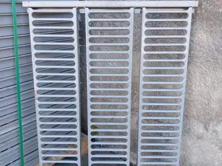 50 GRADIL EM AÇO COM APROX 1,10 X 0,80 - ( GRADIL EM AÇO SEMI-NOVO ) (Ref.: 21597) — leilão em São Paulo