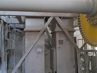 SISTEMA DE MOAGEM DE CIMENTO COM MOINHO DE BOLAS FLSMIDTH, CAP. 23,5 TON./H, MOTOR WEG 1.250 HP, REDUTOR SYMETRO TS-1250, ELEVADOR DE CANECAS, CLASSIFICADOR, FILTRO DE MANGAS, CCM E TRANSFORMADOR DE 1.500 KVA (Ref.: D / MOAGEM 2) — leilão em Açailândia/MA (foto 13)