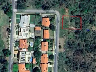 Terreno 937m² Desocupado | Bairro Cemig, Três Marias/MG | Rua dos Oiti | — leilão em Três Marias/MG