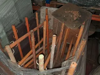 TELAS DE SINALIZAÇÃO, EXTINTORES DE INCÊNDIO, FIBRA CERÂMICA PLACA LD 3200, GAIOLAS DE AÇO, MANGUEIRAS DE INCÊNDIO, PEDESTAIS DE FERRO, PROTEÇÃO DE ABRAÇADEIRA DE ANDAIME (APROX.: 15.072 PÇ) (Ref.: AAA) — leilão em Uberaba/MG (foto 22)