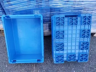 50 CAIXAS PLASTICAS AZUL INDUSTRIAIS KLT4315 25( L ) X 35 (C) X 12 CM (A) (Ref.: 20830) — leilão em São Paulo (foto 2)