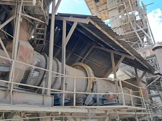 SISTEMA DE SECAGEM E DOSAGEM DE ESCÓRIA COM SECADOR ROTATIVO BRASPROCESS À DIESEL, SILOS DE 50 TON. COM DOSAGEM SCHENCK, PENEIRA VIBRATÓRIA, MOEGA, TRANSPORTADORES E PERIFÉRICOS (Ref.: A / PROCESSAMENTO DE ESCÓRIA) — leilão em Açailândia/MA (foto 10)
