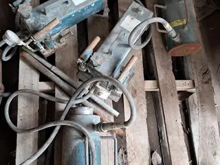 ITENS DE OFICINA E MANUTENÇÃO INDUSTRIAL COM BETONEIRA REVER 400 L, EMPILHADEIRA MANUAL HIDRÁULICA 1 TON., VASSOURA MECÂNICA, 29 ANDAIMES, FERRAMENTAS ELÉTRICAS E PEÇAS DE REPOSIÇÃO (Ref.: K / OFICINA & MANUTENÇÃO) — leilão em Açailândia/MA (foto 33)