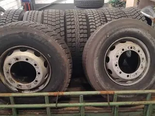 09 UNIDADES DE- PNEUS 295 RODA FERRO USADOS / MARCA: DIVERSOS TIPO II. (Ref.: DR512) — leilão em São Bernardo do Campo