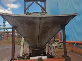 ESTEIRA TRANSPORTADORA MÓVEL COM MOEGA (Ref.: MA) — leilão em Ouroeste/SP (foto 51)