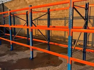 5 MODULOS DE PRATELEIRAS INDUSTRIAIS REFORÇADAS , DISTRIBUIDA EM 6 MONTANTES C/ APROX 2,15 MTS E 30 LONGARINAS C/ APROX 1,65 MTS PERFAZENDO APROX 8,50 MTS LINEAR (Ref.: SB-EMNA) — leilão em São Paulo (foto 8)